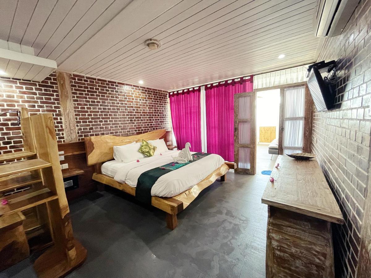 Princess Of Mentigi Bay Teluknarat Exterior foto