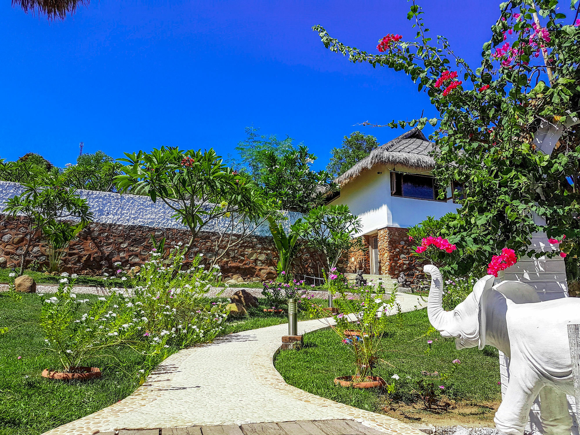 Princess Of Mentigi Bay Teluknarat Exterior foto